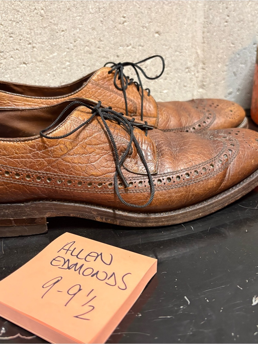 Allen Edmonds Tan Brown Wingtip Oxford Brogue Lace-Up